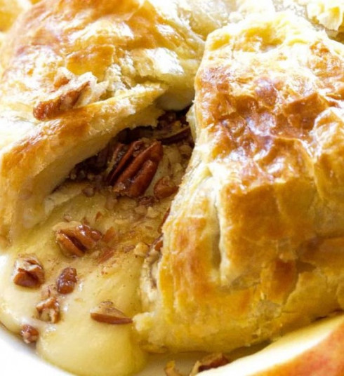 Baked Brie with Cabernet & Pecans